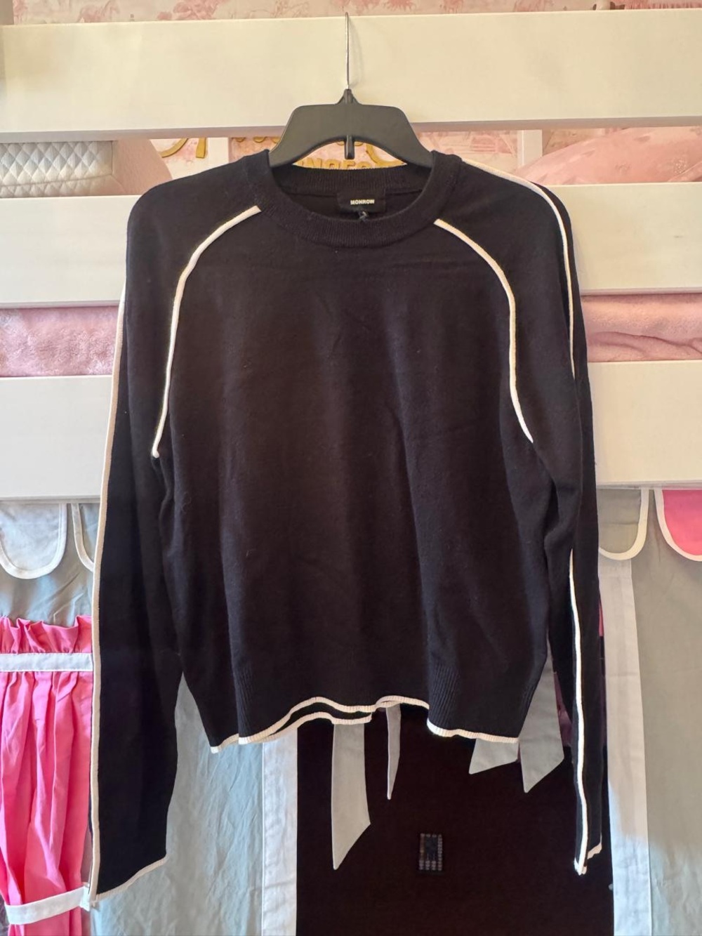 MONROW Black Women's Crewneck Sweater with White Trim SMALL